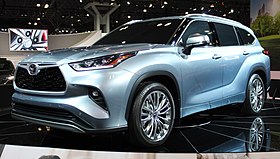 2020 Toyota Highlander Platinum AWD front NYIAS 2019.jpg